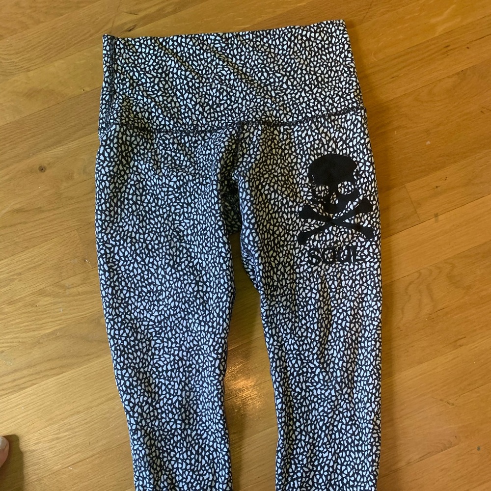 Cropped soul cycle x lululemon leggings
